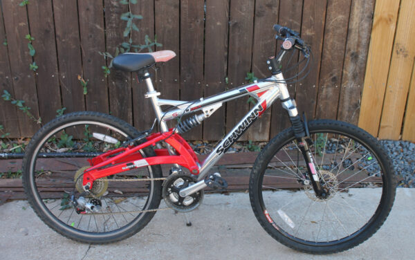 Schwinn S40 DSX Mountain Bike