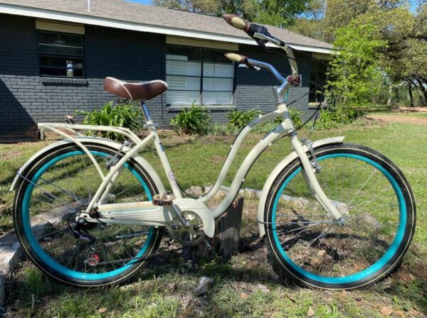 Schwinn Fairhaven Step-Thru Cruiser