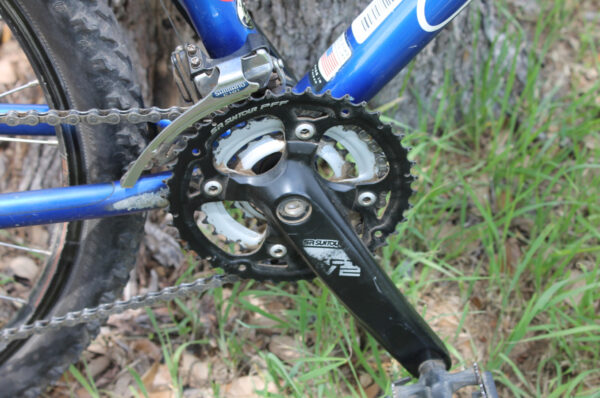 Giant Boulder SE Mountain Bike - 0035
