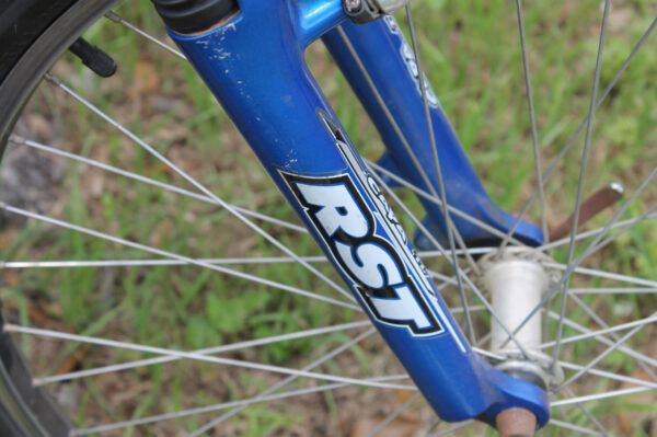 Giant Boulder SE Mountain Bike - 0035