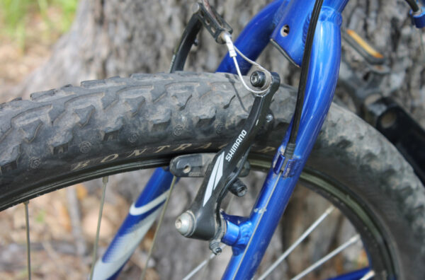 Giant Boulder SE Mountain Bike - 0035